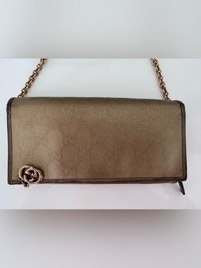 💯 authentic Gucci Gold Signature-Pattern Women’s Chain Shoulder Bag